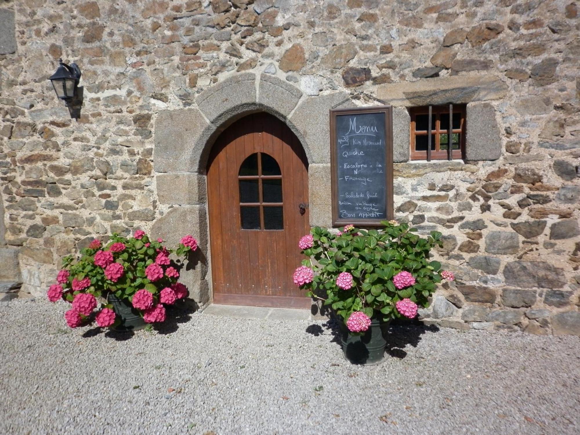 Manoir De La Foulerie Bed and Breakfast Ancteville Exteriör bild